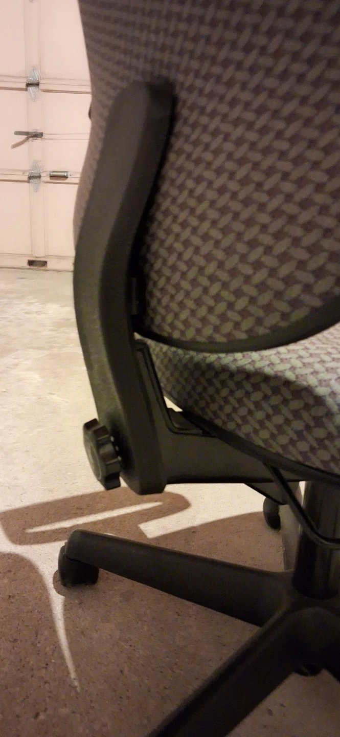 Adjustable Fabric Office Chair - photo 4