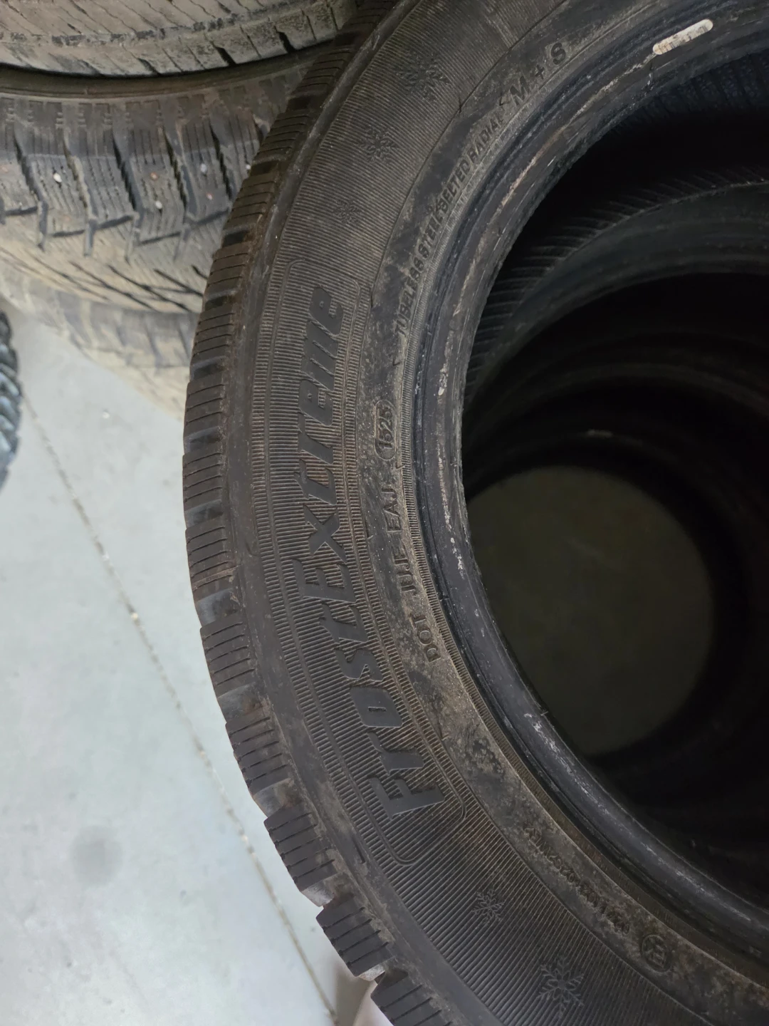 205/60R16 Frost Extreme Winter Tires - photo 2