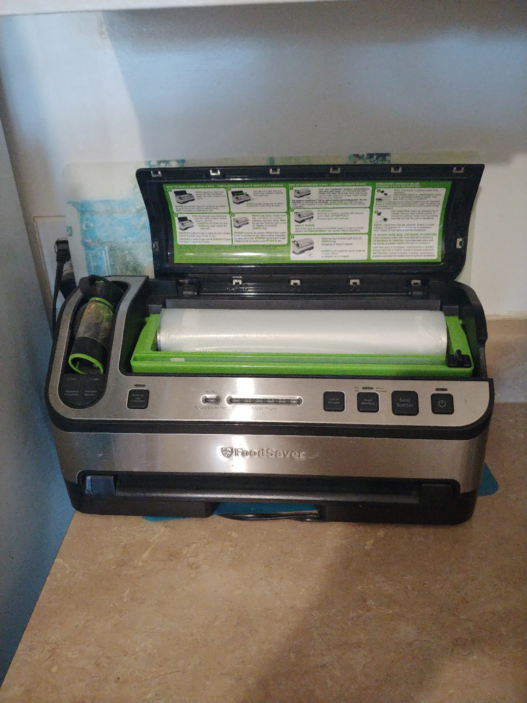 FoodSaver Vacuum Sealer - photo 2