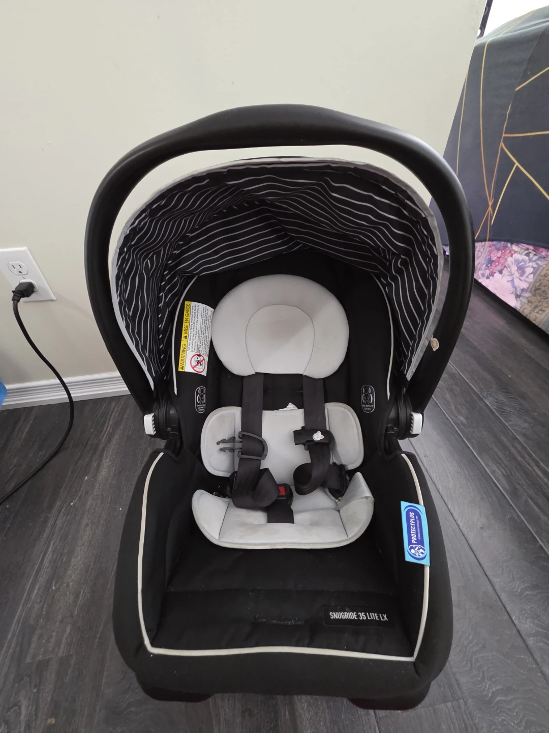 Graco SnugRide 35 Lite LX Infant Car Seat
