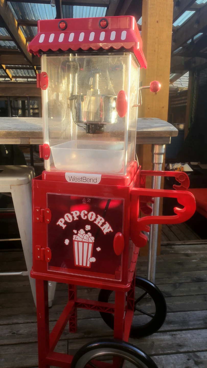 WestBend Popcorn Machine with Cart - Cinema Quality
