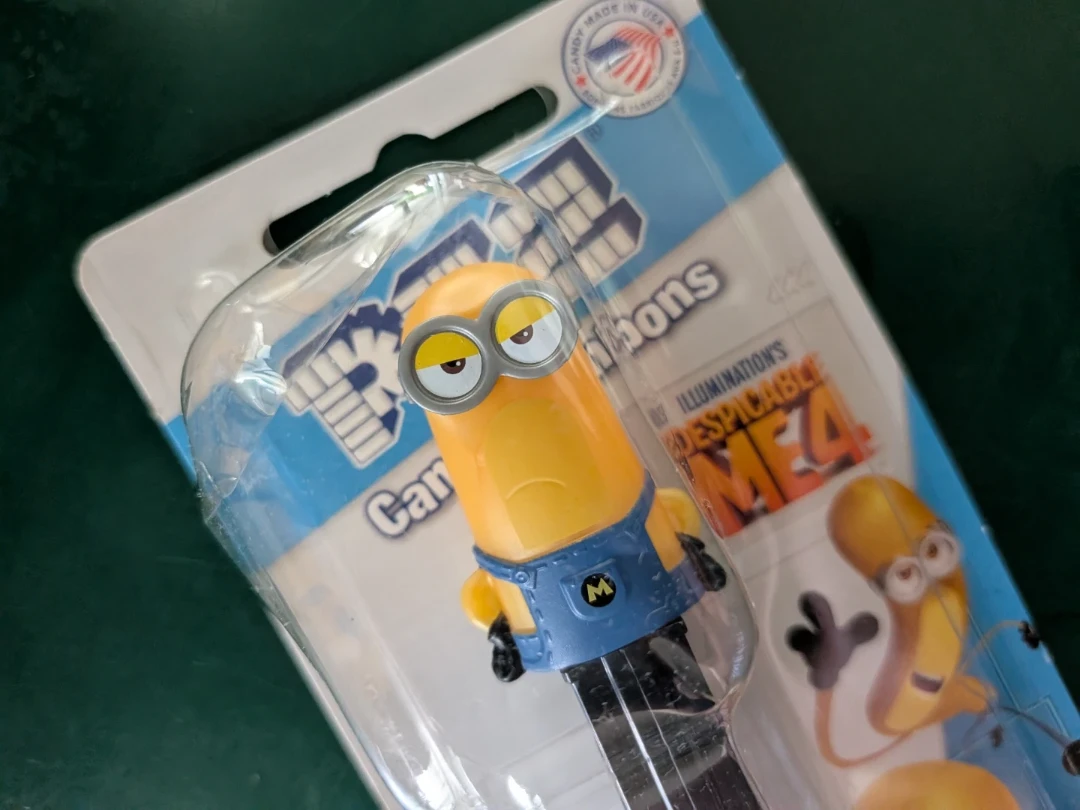 Despicable Me 4 Minion PEZ Dispenser - photo 2