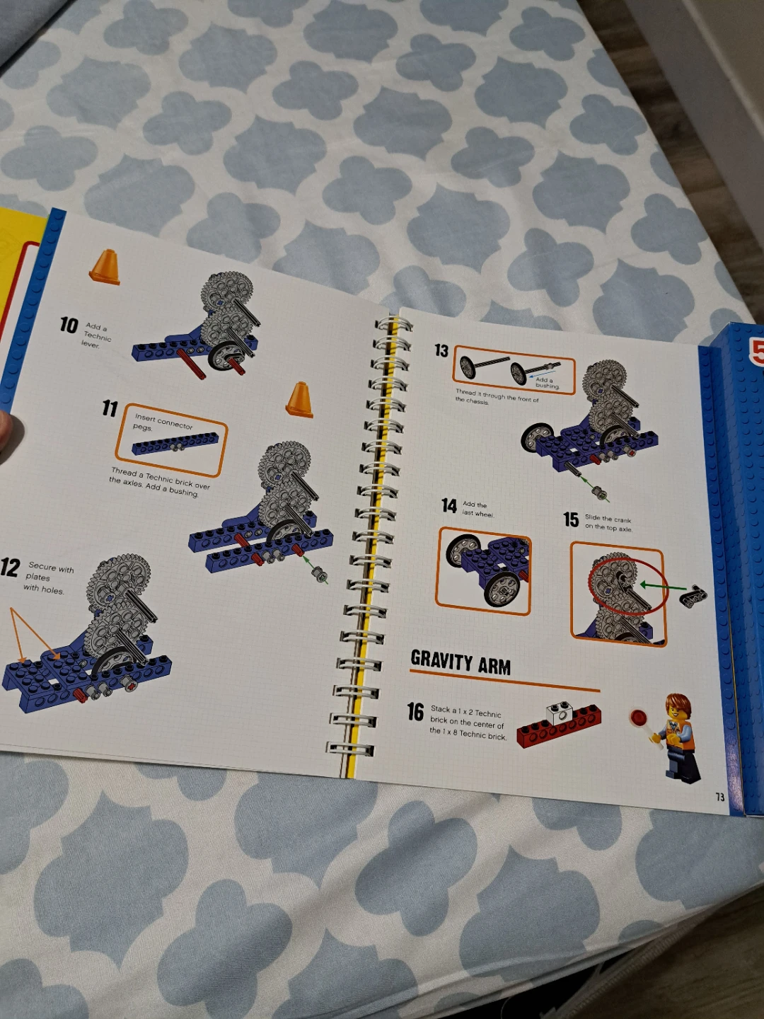 LEGO Gadgets Klutz Book with 58 Elements - photo 3