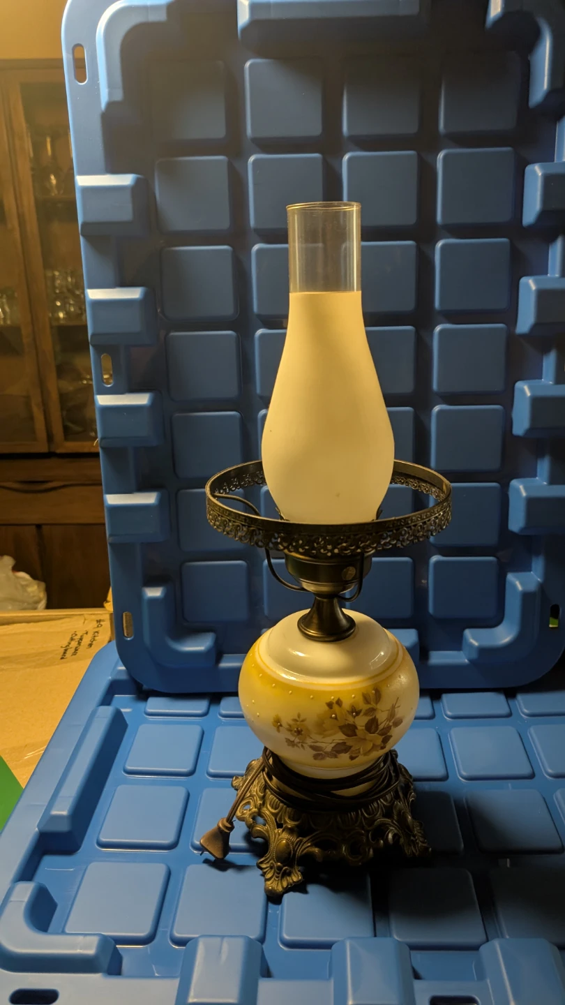 Vintage Floral Hurricane Table Lamp