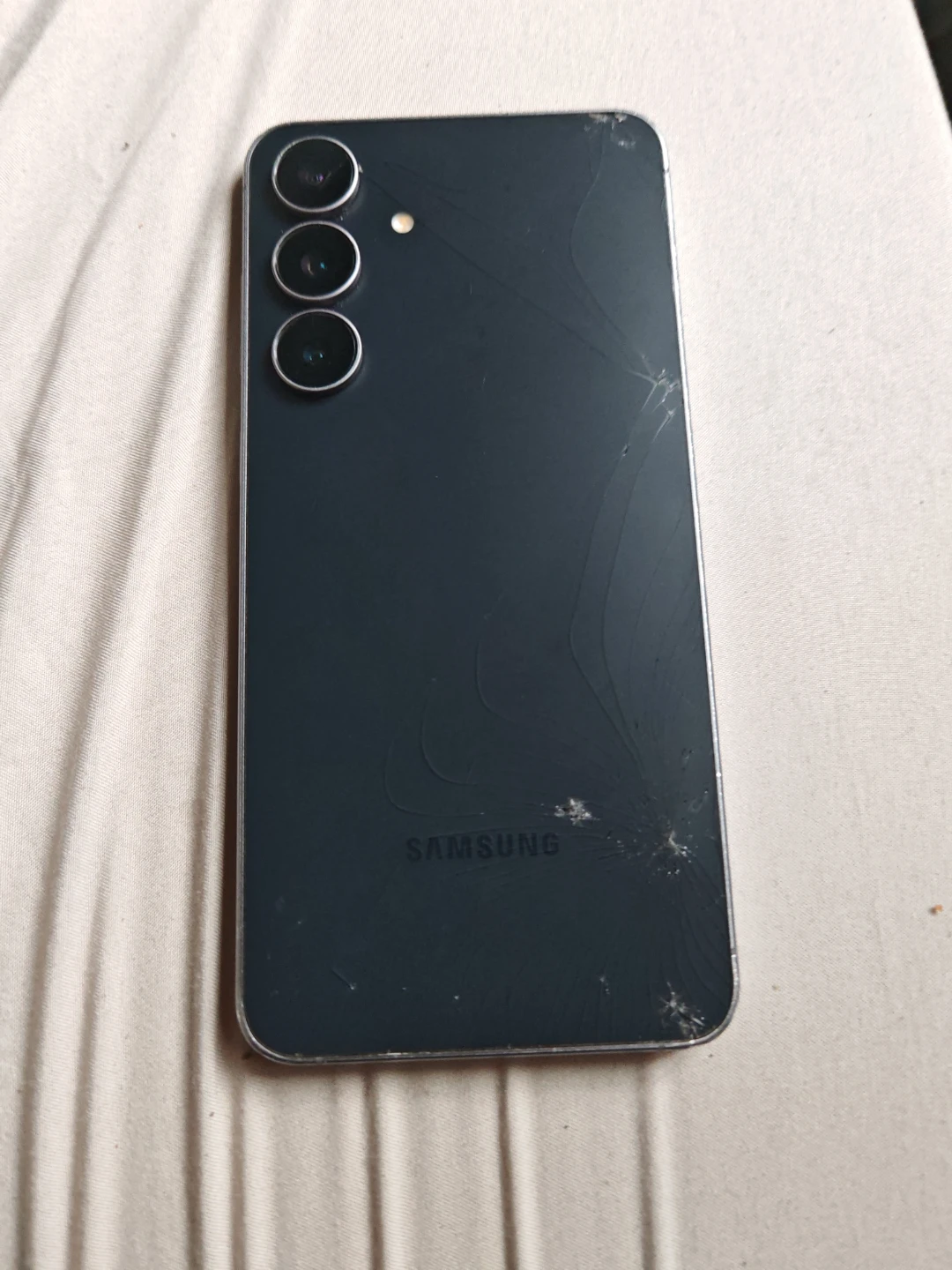 Samsung 25 fe Smartphone