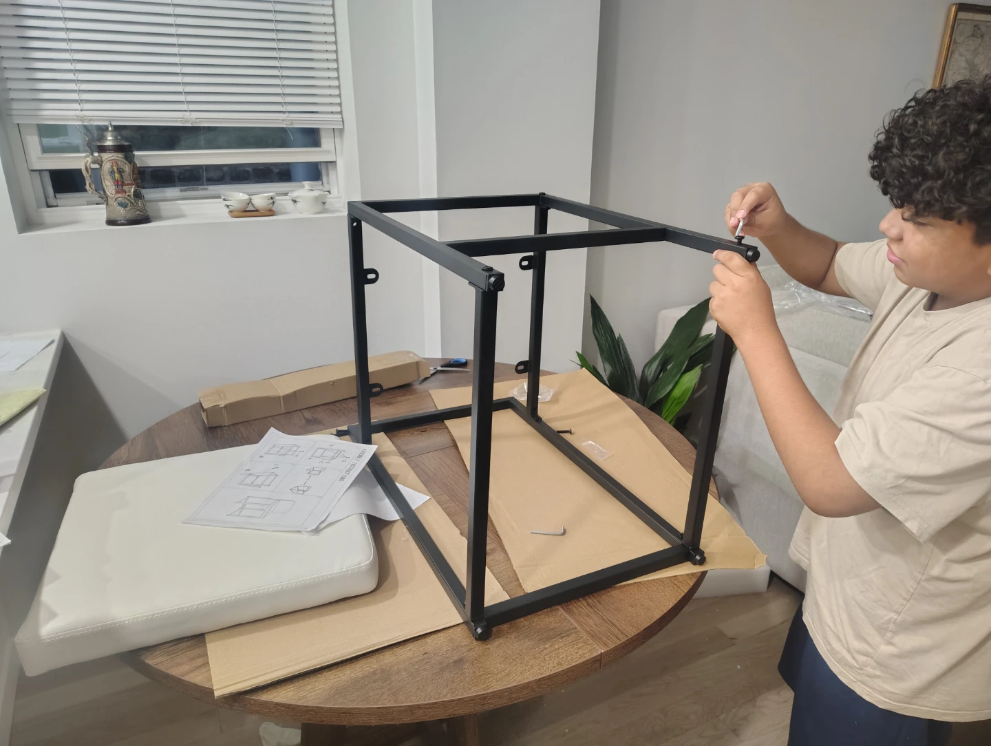 Furniture assembly