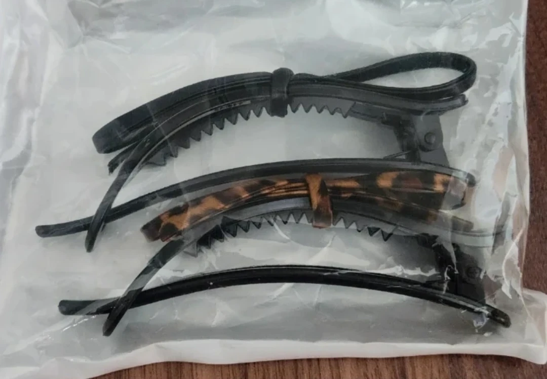 🏈Bundle: Brand New Hair Clips / Alligator Clips (Unused)