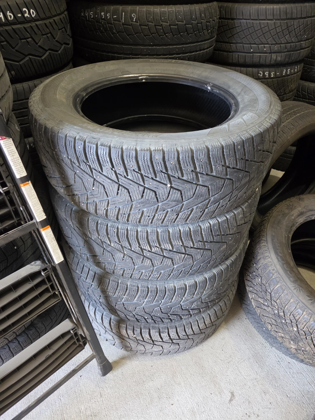 275/60R20 Hankook Winter i*Pike X