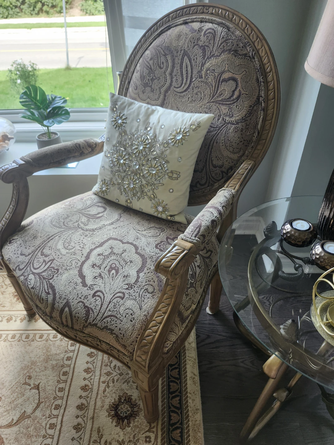 Classic Accent Armchair with Paisley Upholstery - photo 3