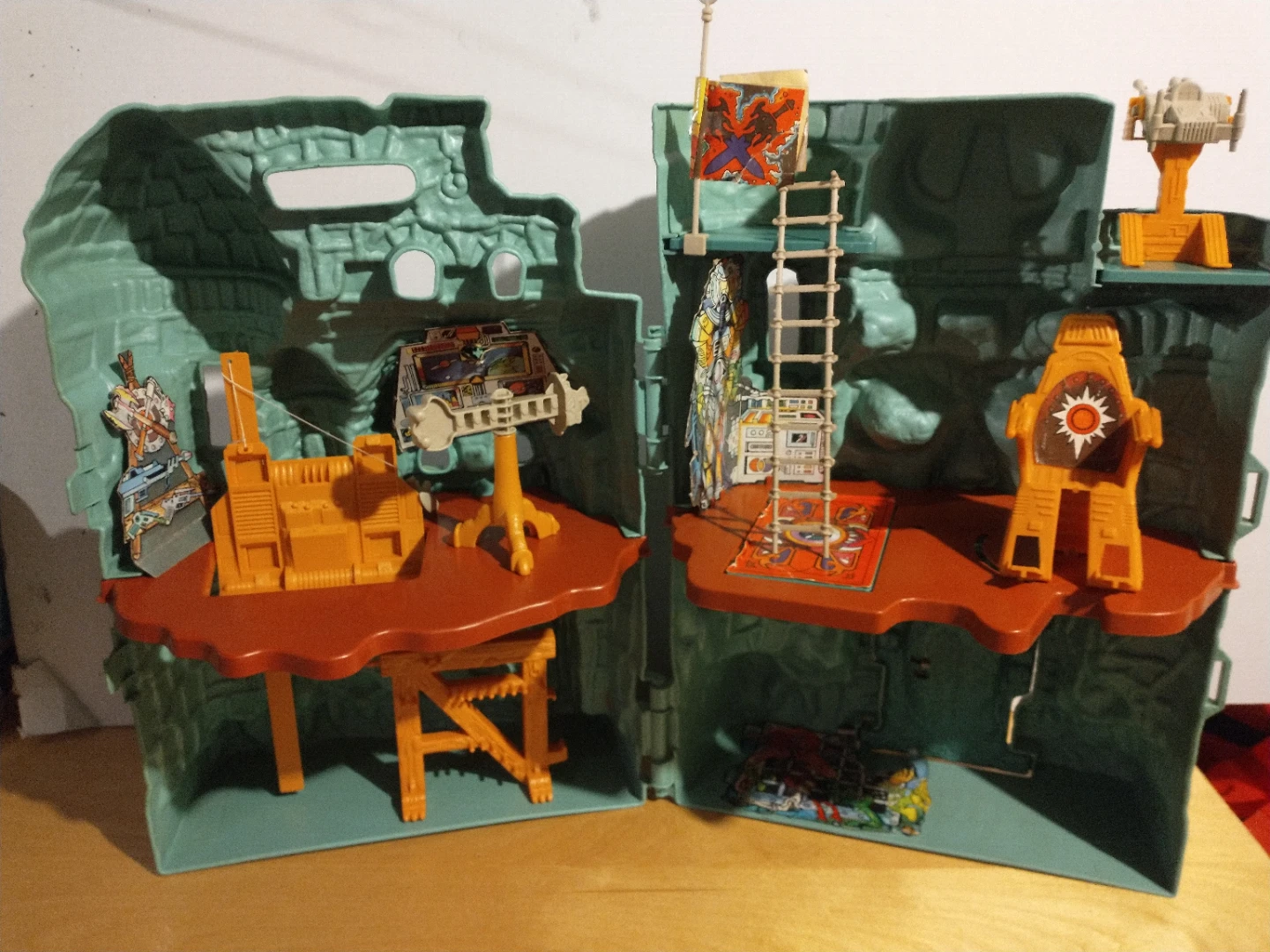 Vintage Masters of the Universe Castle Grayskull 1981 Edition - photo 2