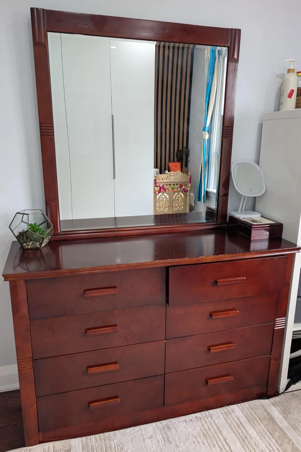 Solid wood very beautiful Dresser with Attached Mirror - photo 2