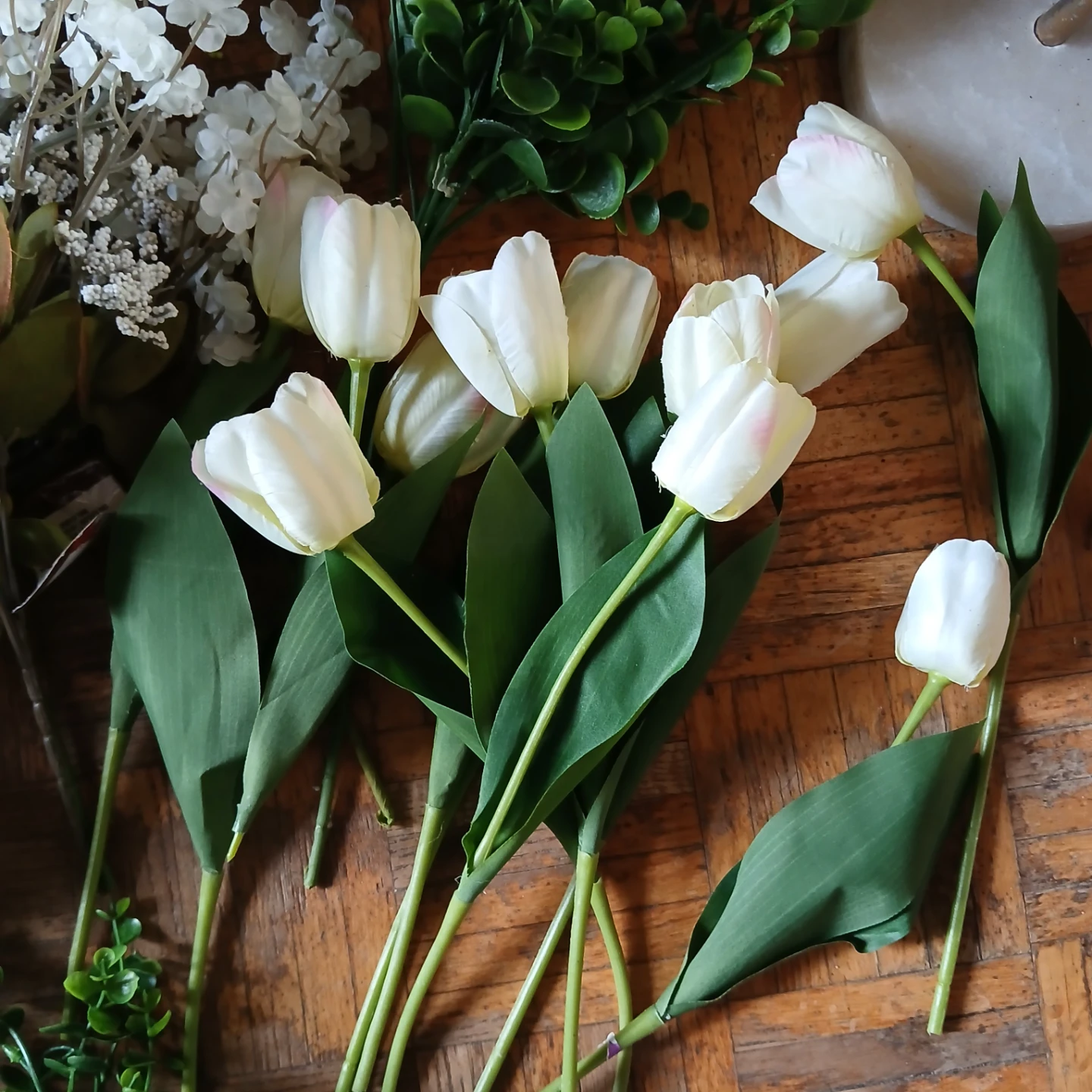 100 Piece Assorted Artificial Flowers - photo 5