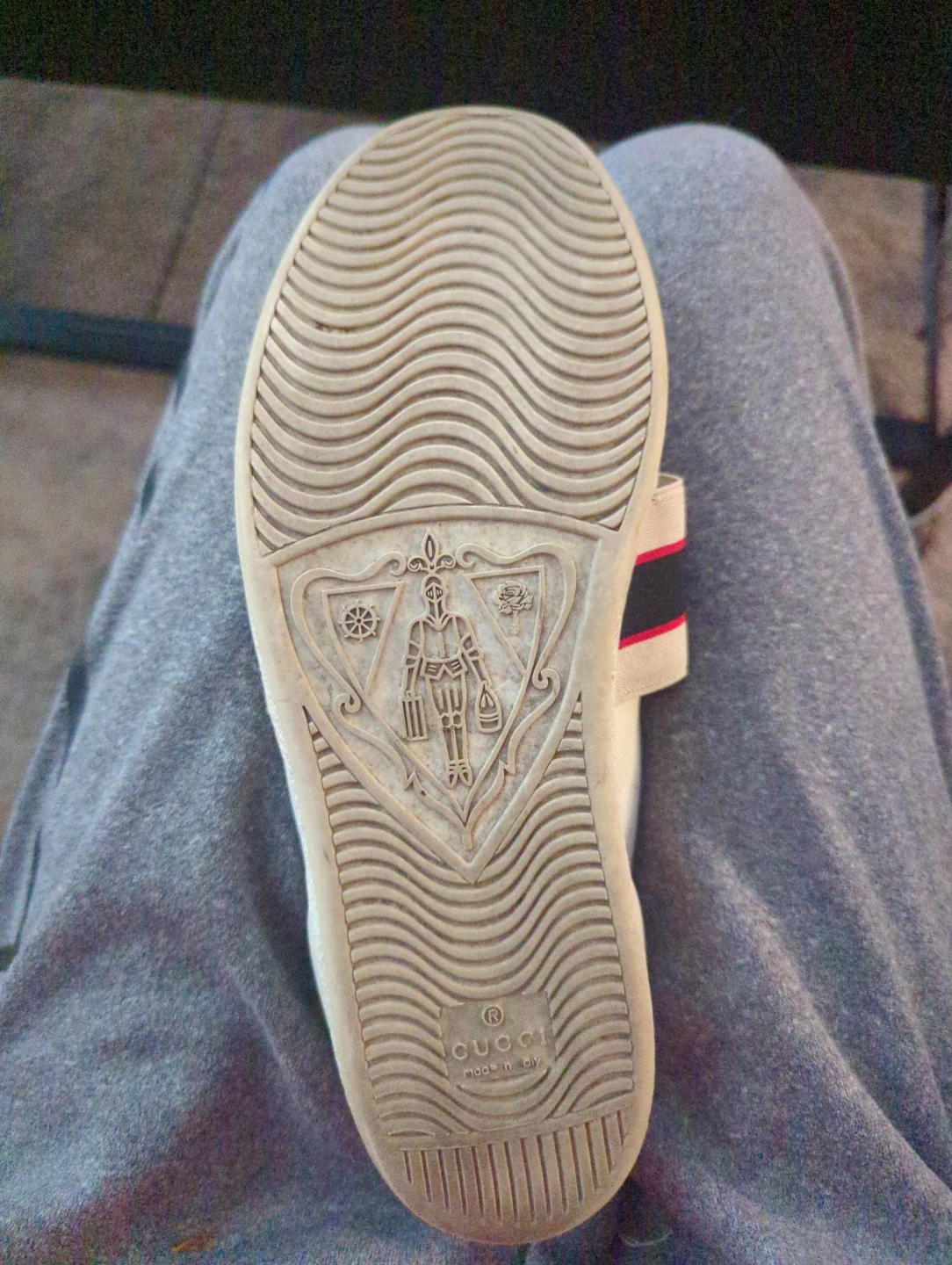 Looking to sell these vintage Gucci shoes - photo 2