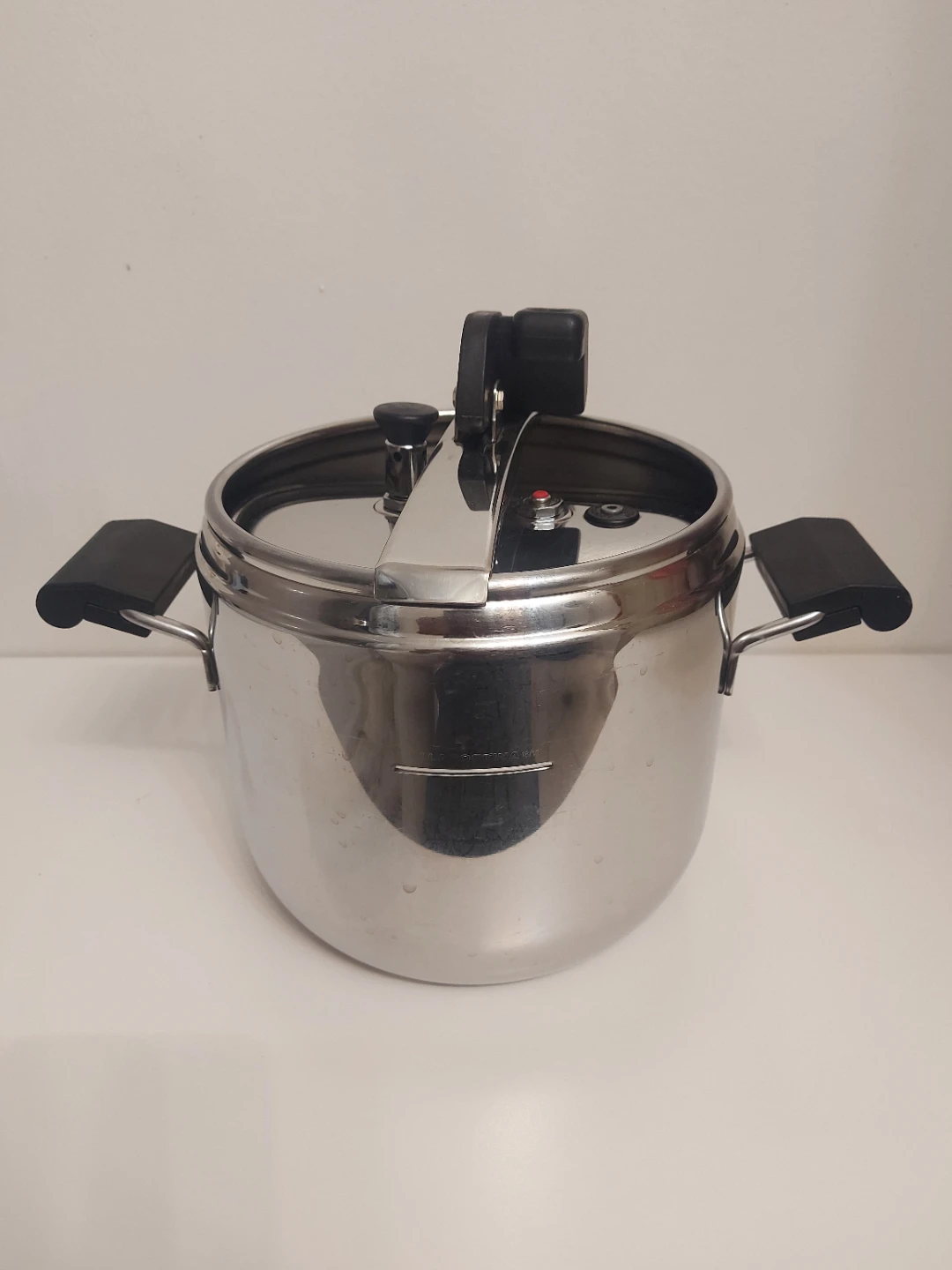 Lagostina 7L Pressure Cooker