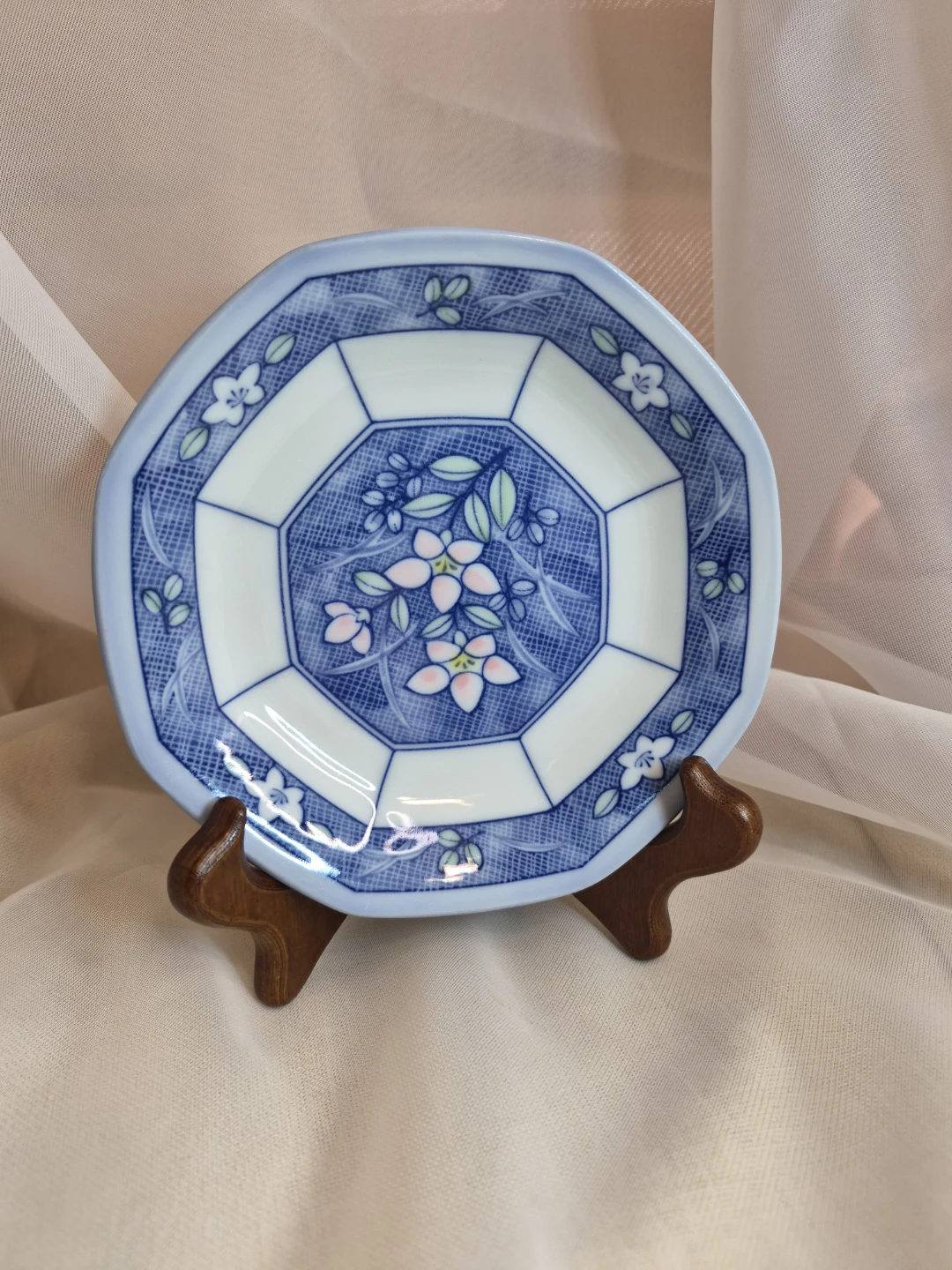 Beautiful Vintage 5" Porcelain Trinket Decor etc. Dish