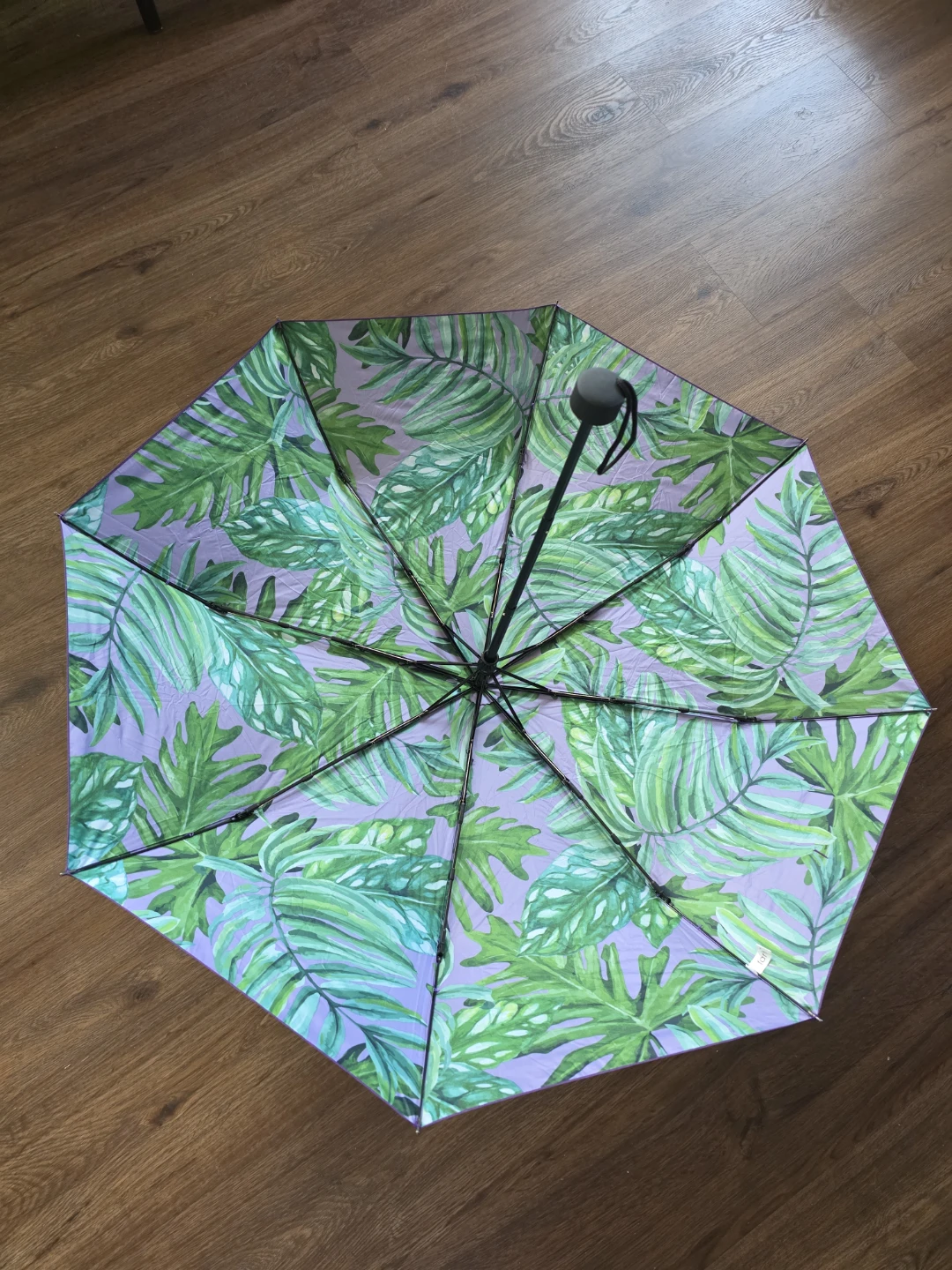 New Tarte umbrella with leaf pattern - photo 3