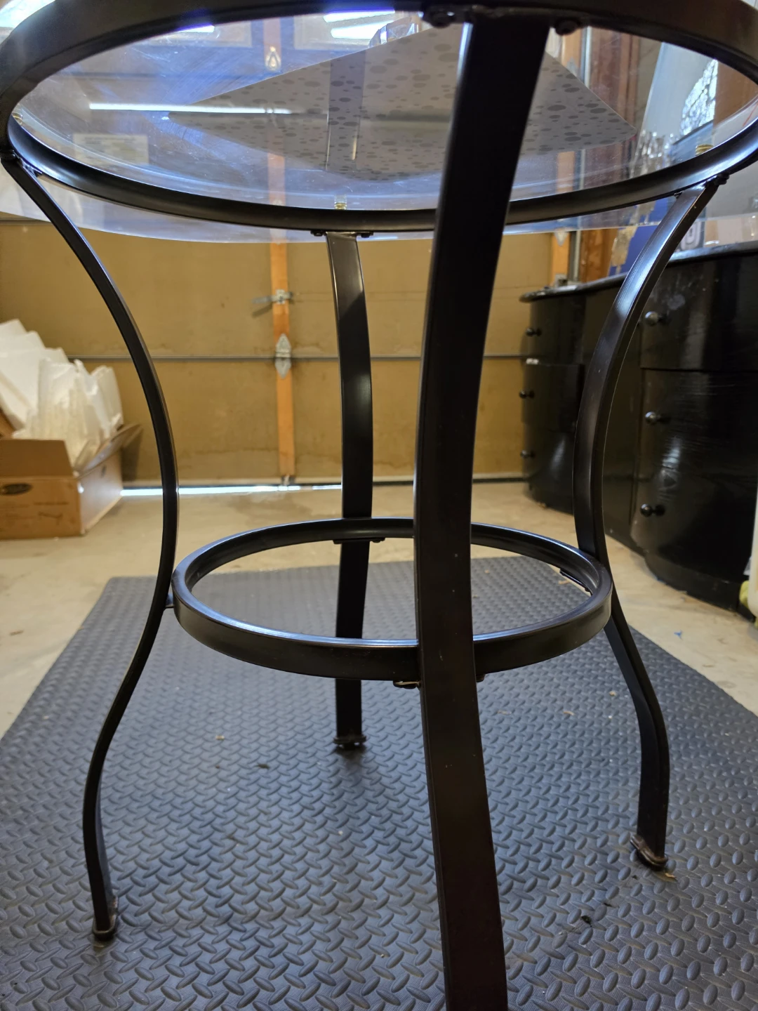 Glass top accent table - photo 3
