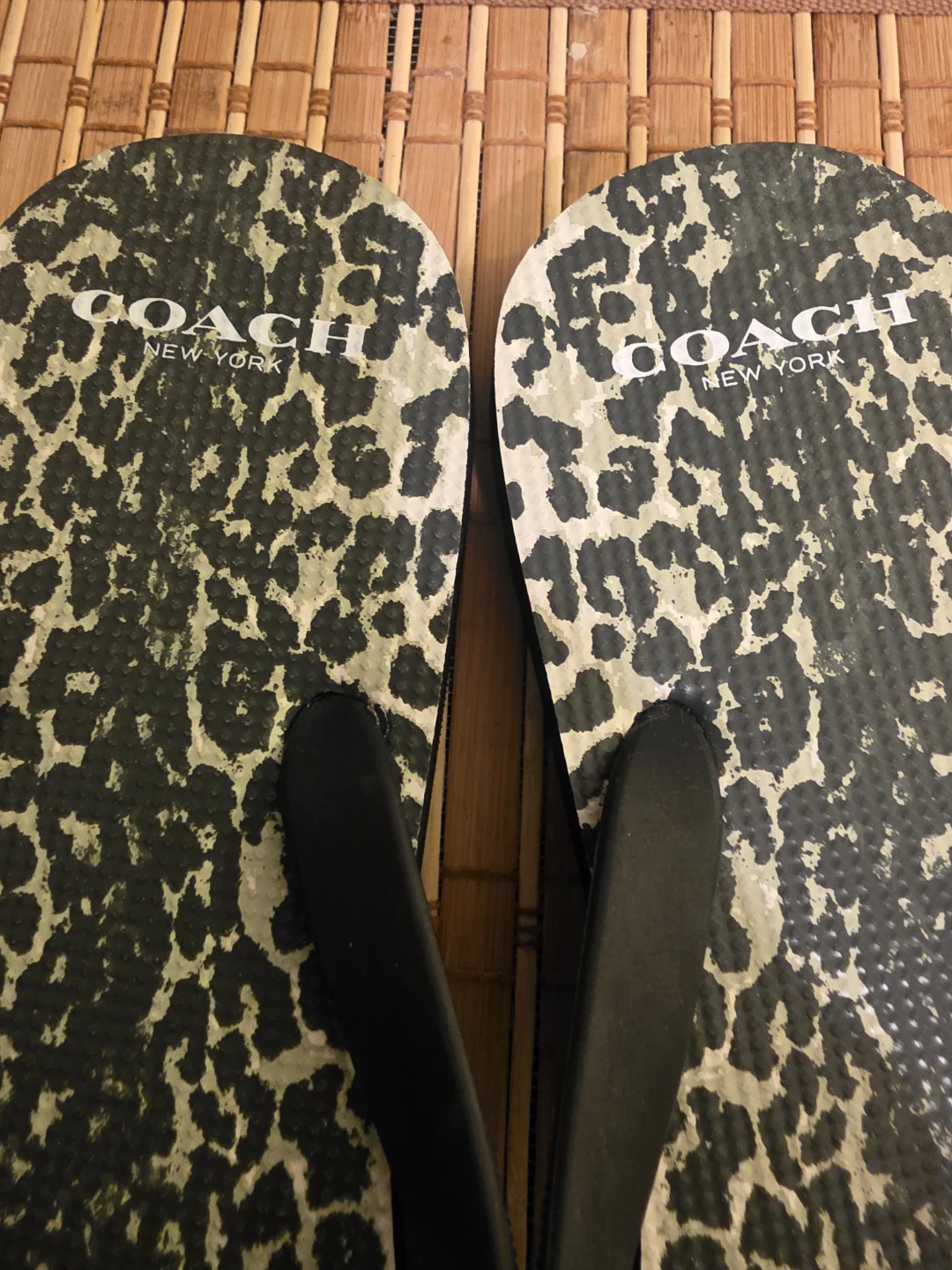 Coach Alessa Flip Flops Leopard Print - photo 4