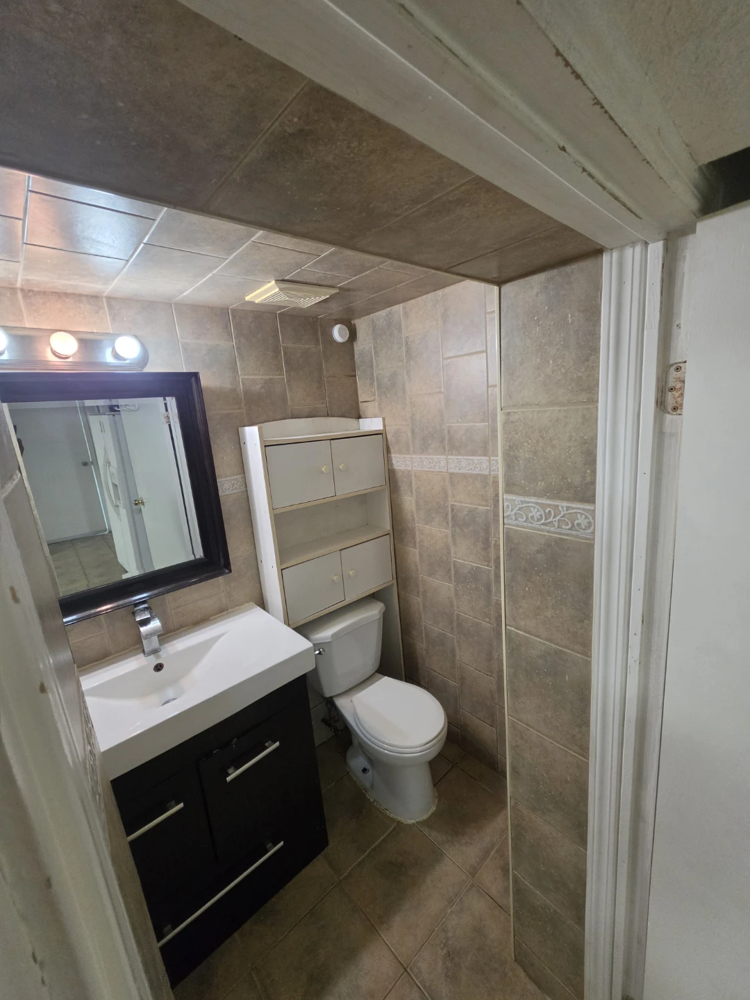 Basement for rent - photo 3