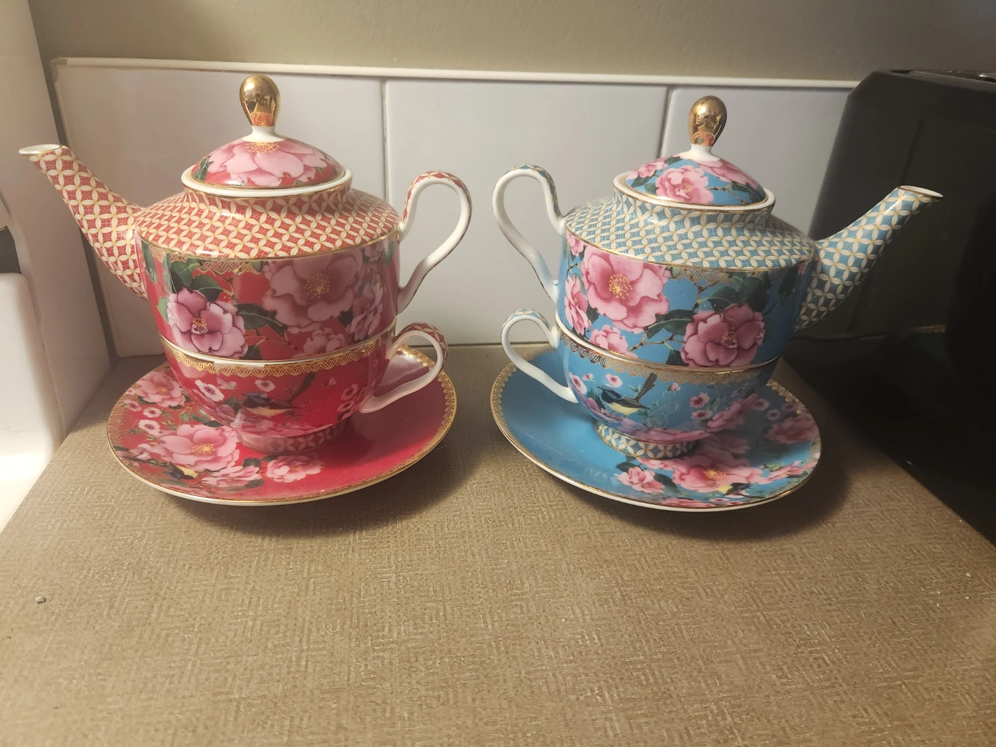 Two Tea Pots for One Sets