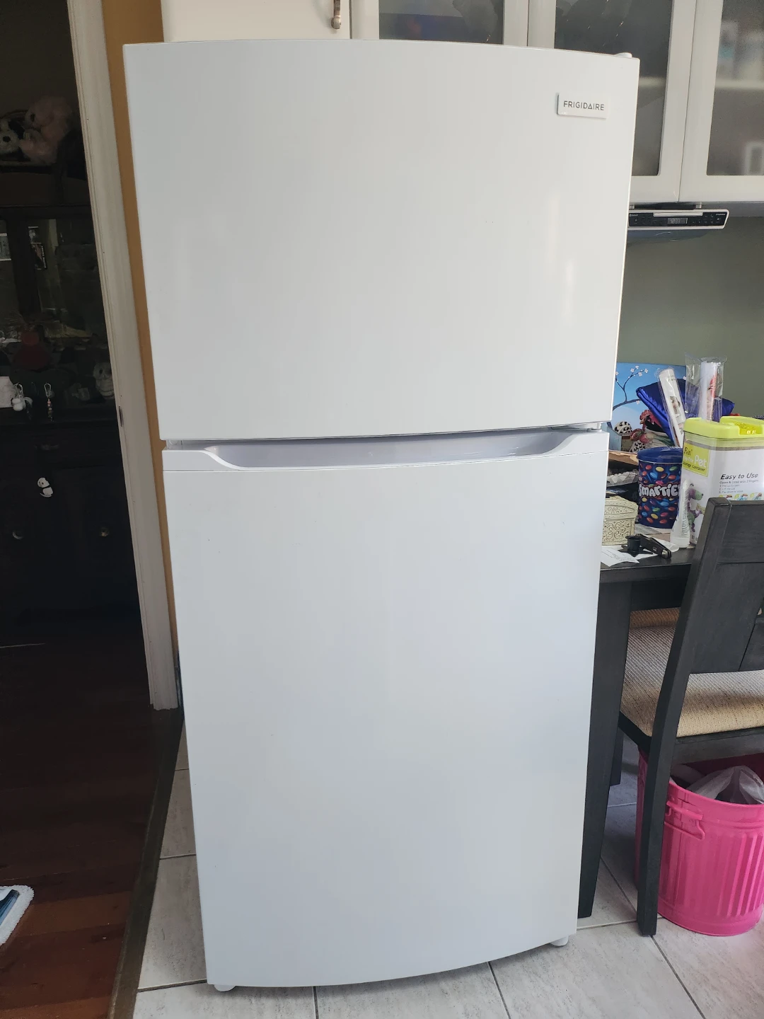 Frigidaire Top-Freezer Refrigerator
