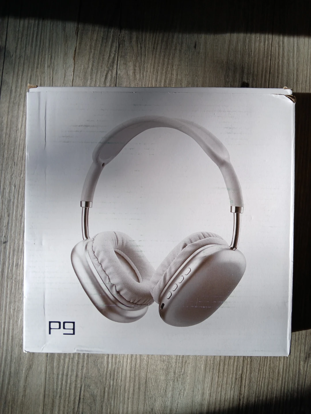 White P9 Wireless Headphones