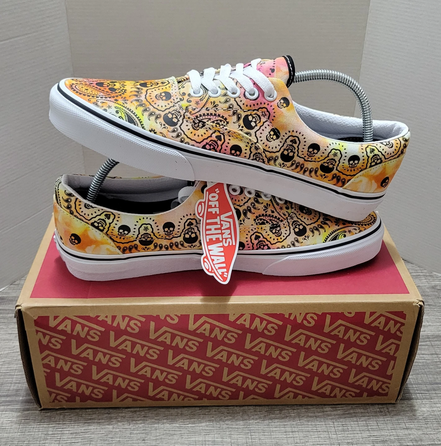 Vans Bandana Skull Print Sneakers Size 10