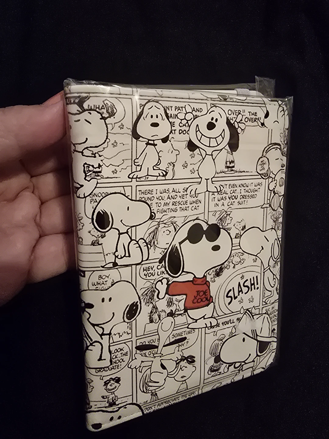 NEW Snoopy Comic Passport Holder and Pen Set - photo 4