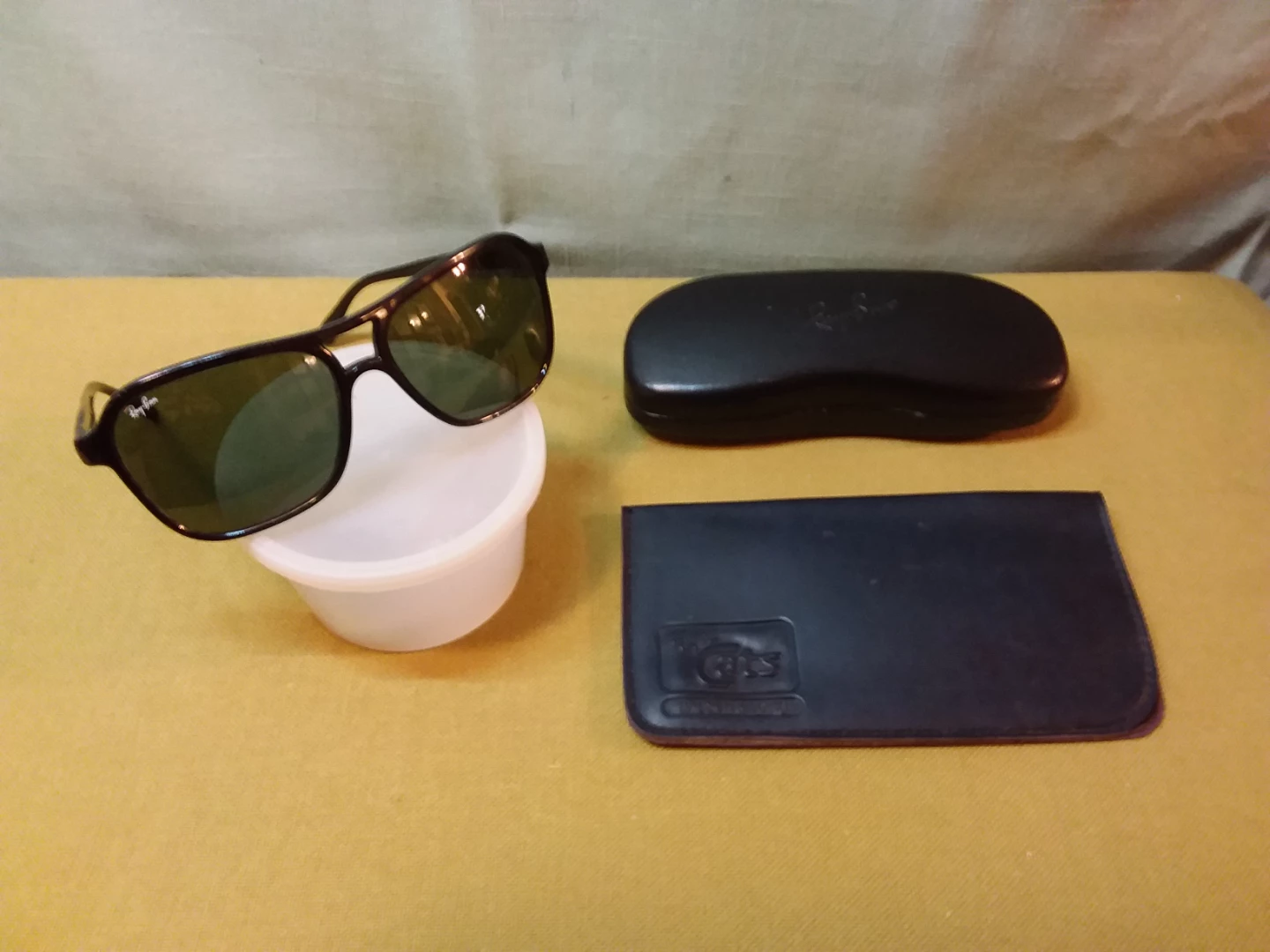 😎 Like 🆕 Ray-Ban Sunglasses 😎 and Cases 😎 - photo 2