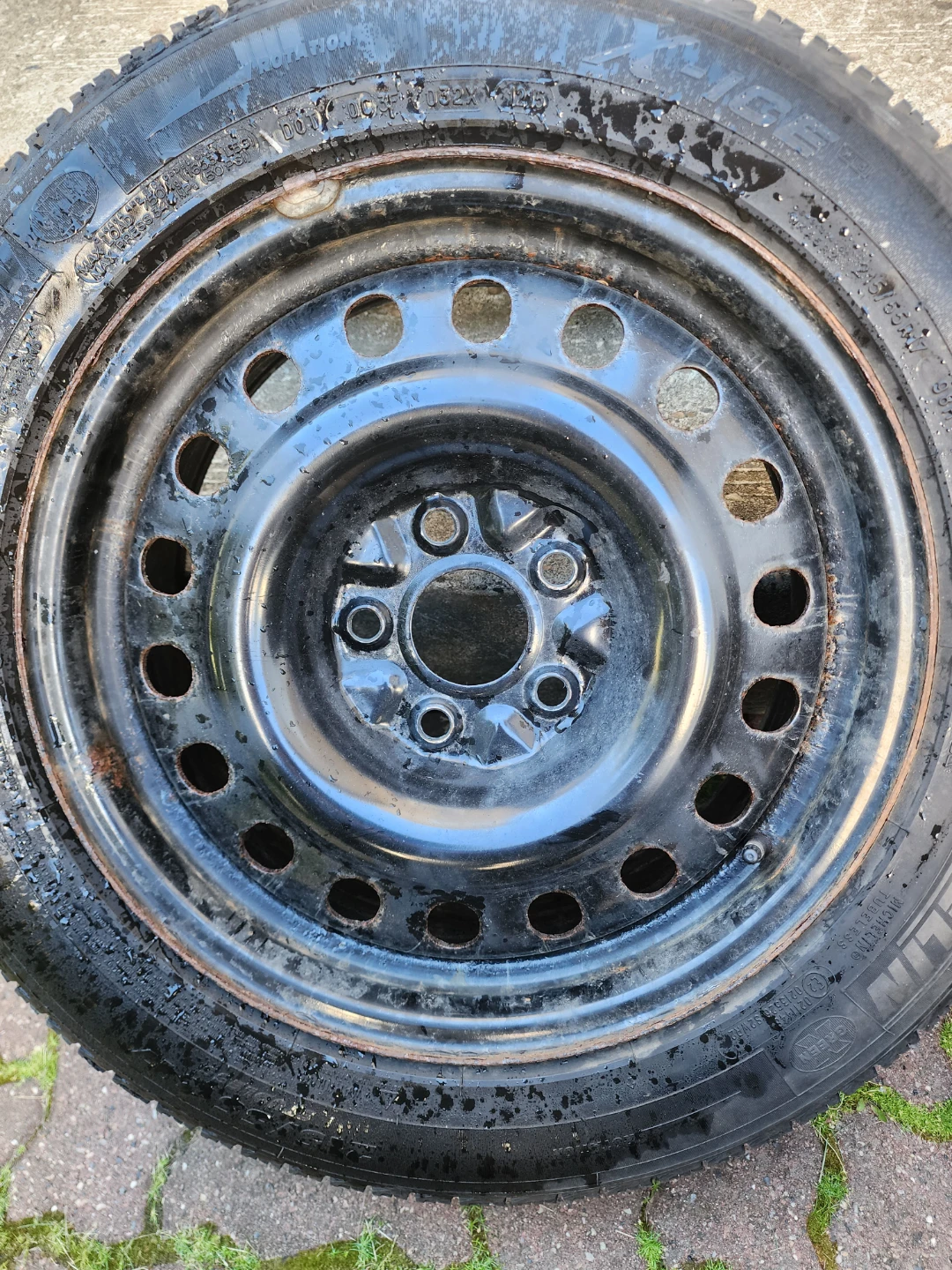 Michelin X-Ice 215/55R17 Winter Tires 5x114.3 Bolt Pattern - photo 3