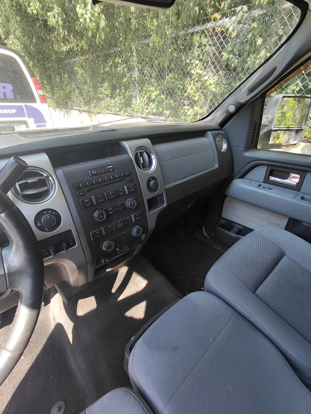 Ford F-150 Pickup Truck - photo 4
