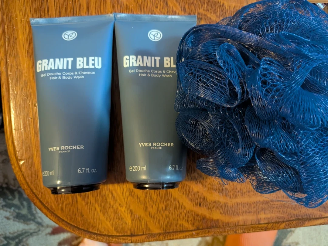 Yves Rocher Granit Bleu Hair & Body Wash Set