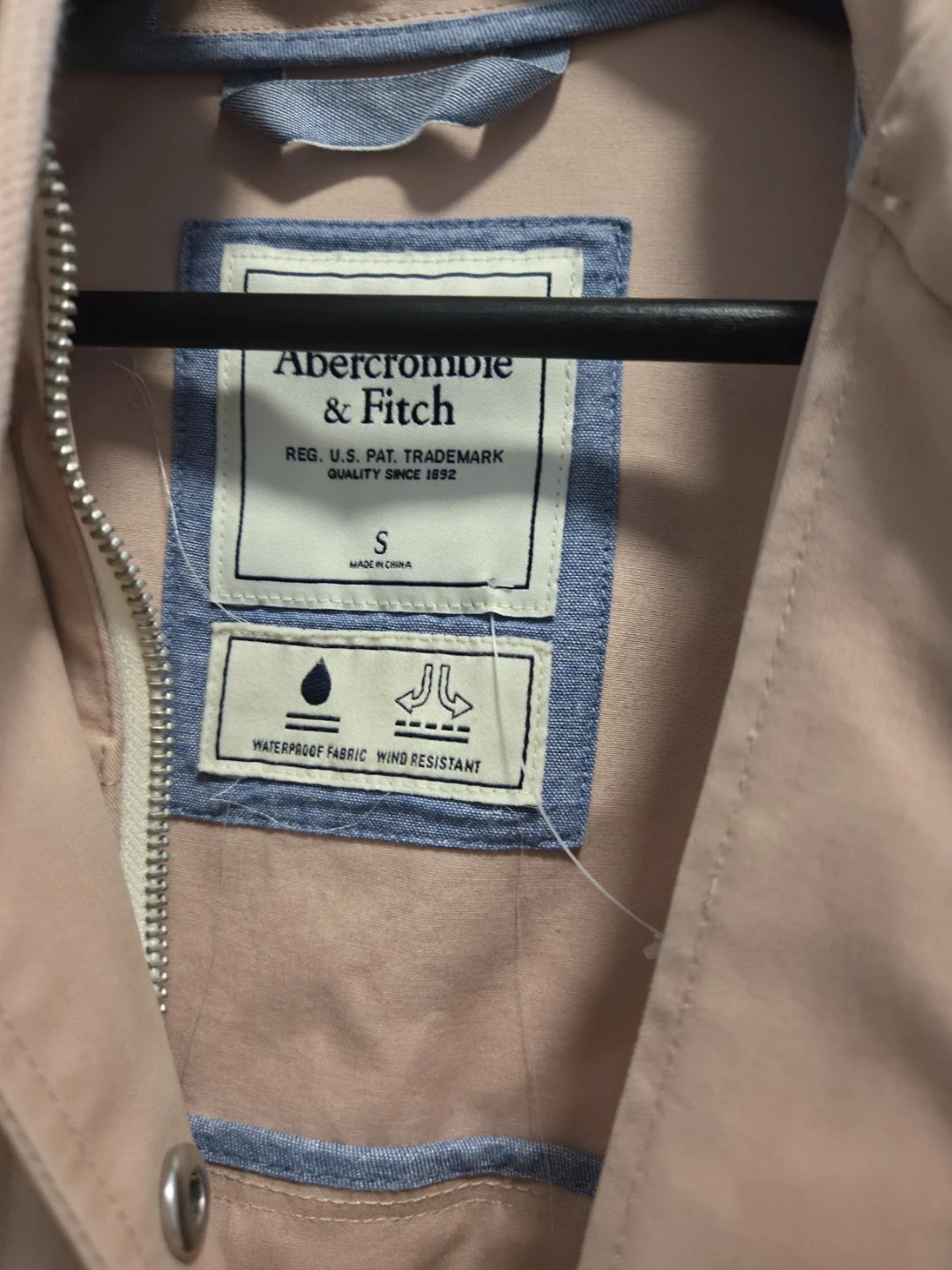 Abercrombie & Fitch Hooded Rain Jacket - photo 2