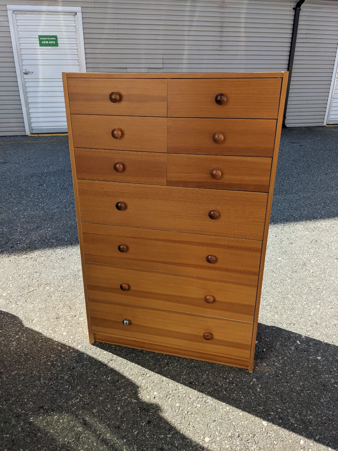 Dresser Ikea delivery available - photo 4