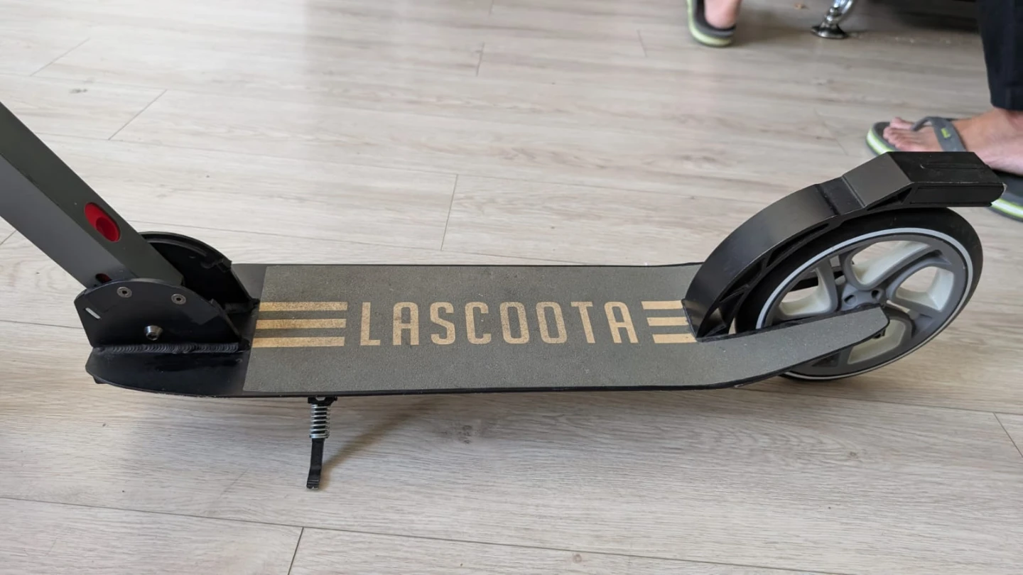 Kick scooter for kids 6+