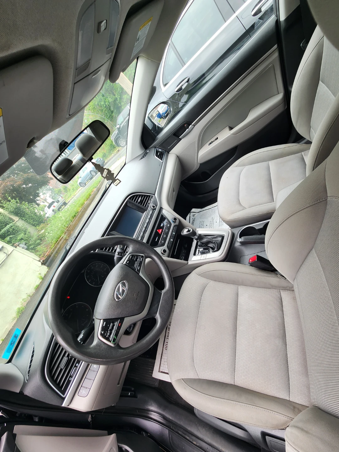 Hyundai Elantra Sedan - photo 4