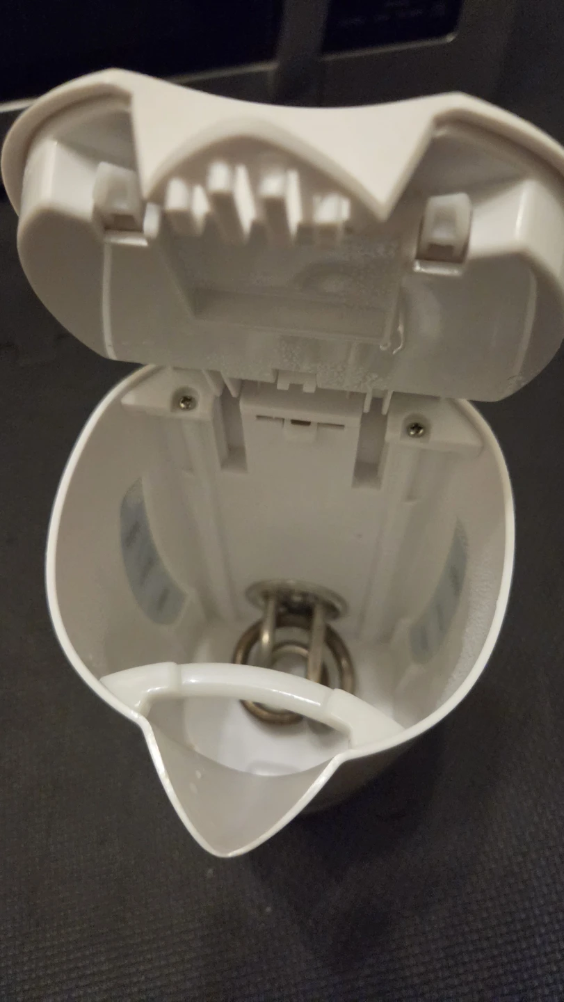 Salton 1.0L White Electric Kettle - photo 2