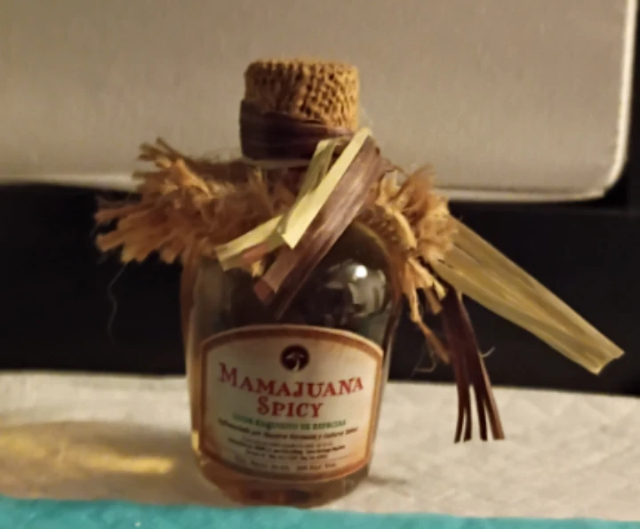 Mamajuana Spicy Liqueur Mini Bottle 🏈 - photo 3