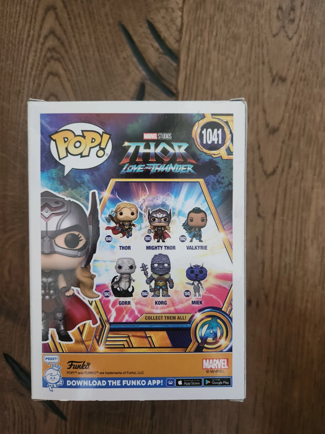 Funko Pop! Marvel Thor Love and Thunder Mighty Thor 1041 - photo 3