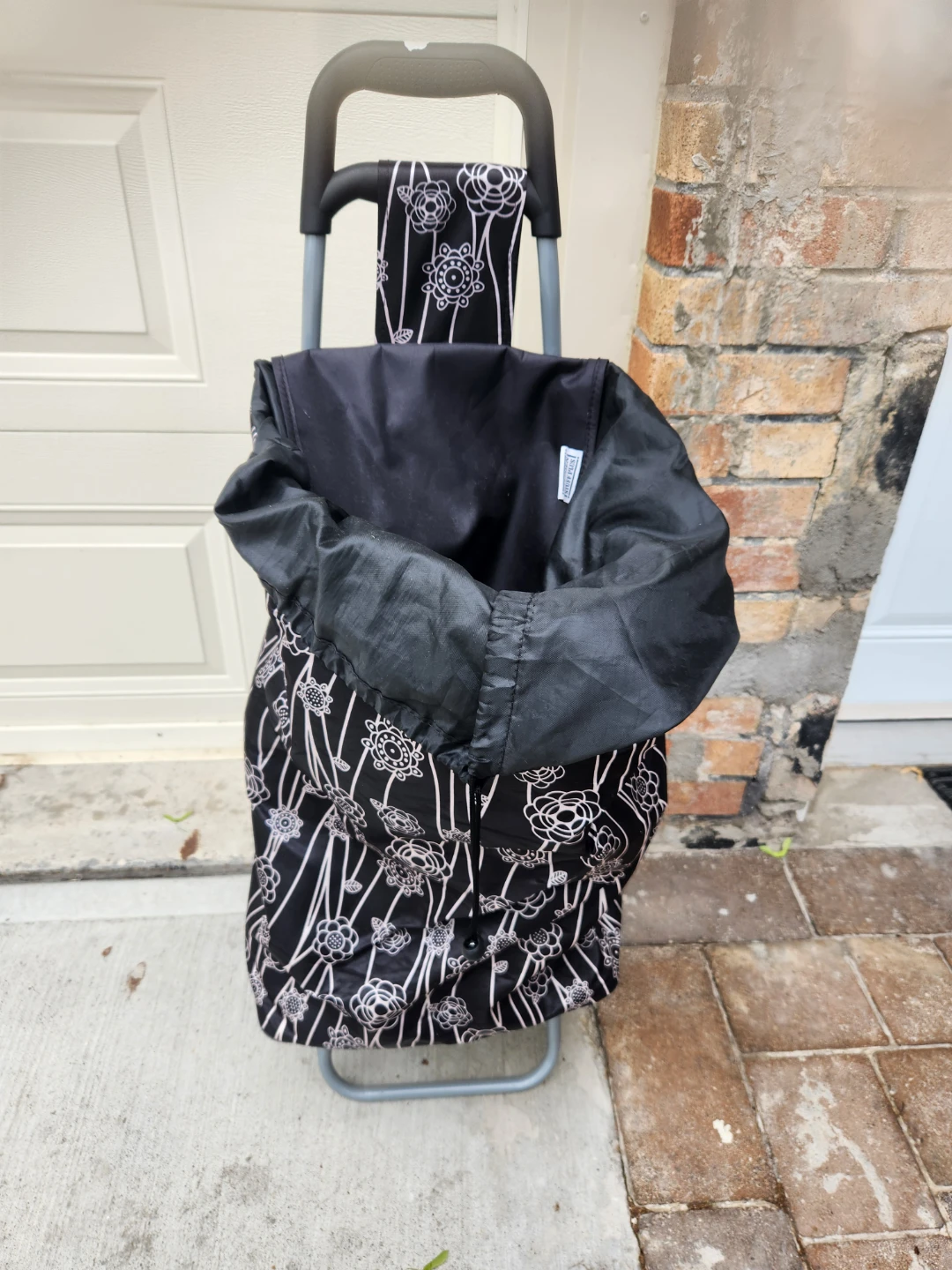 Stuff Plus Floral Shopping Cart 🏈