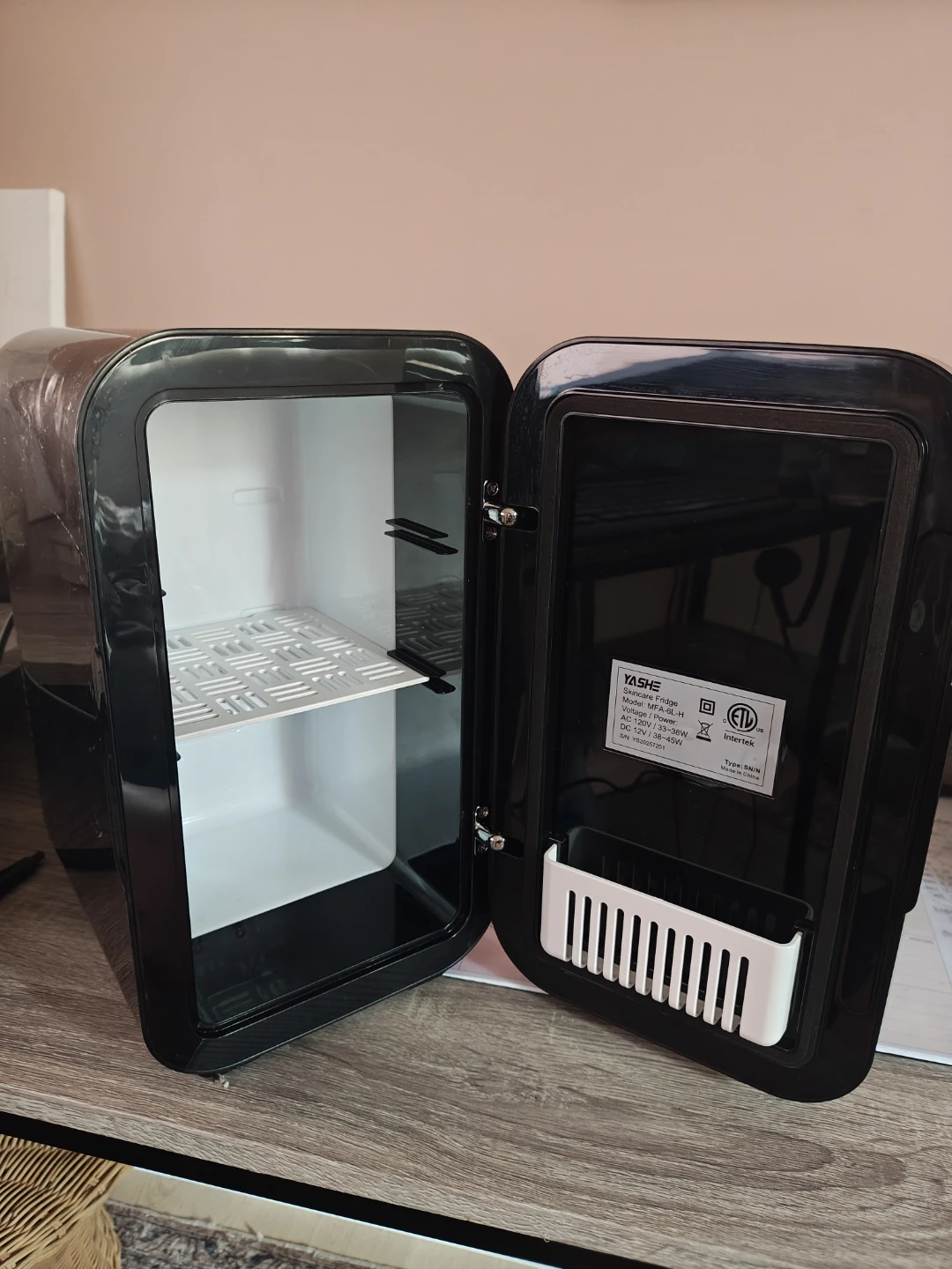 Yashe mini Fridge Black