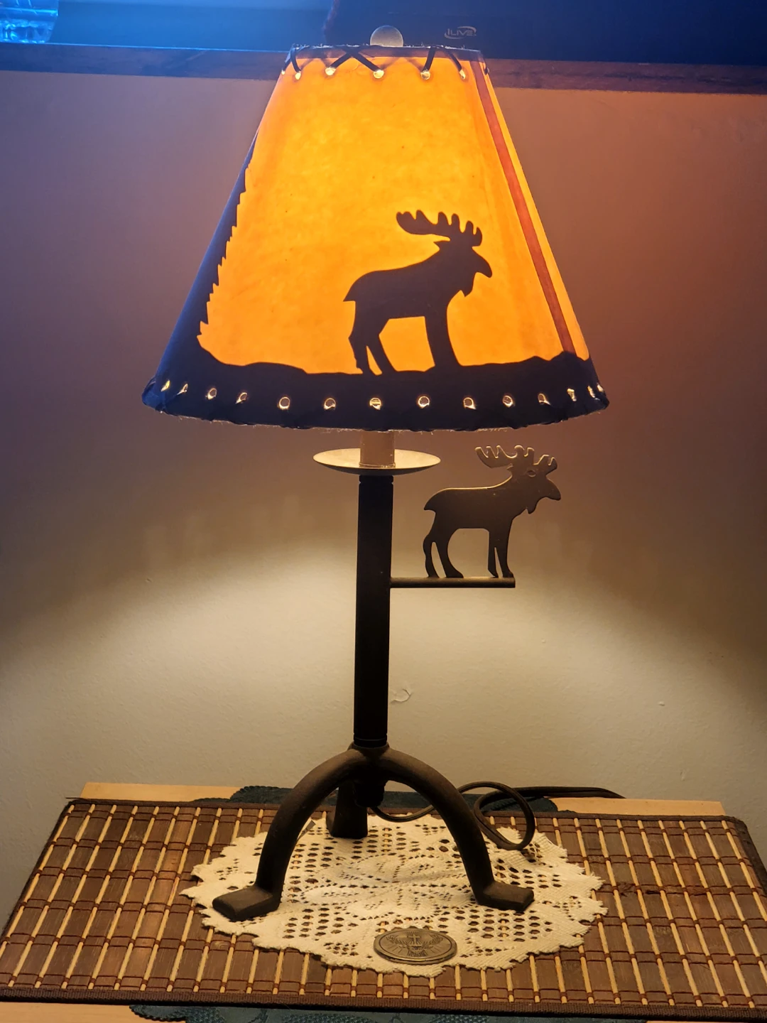 Rustic Moose Table Lamp