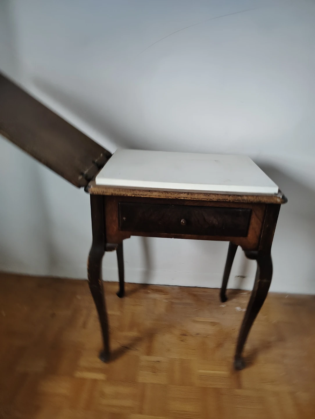 Vintage Wooden Side Table with Flip-Top - photo 4
