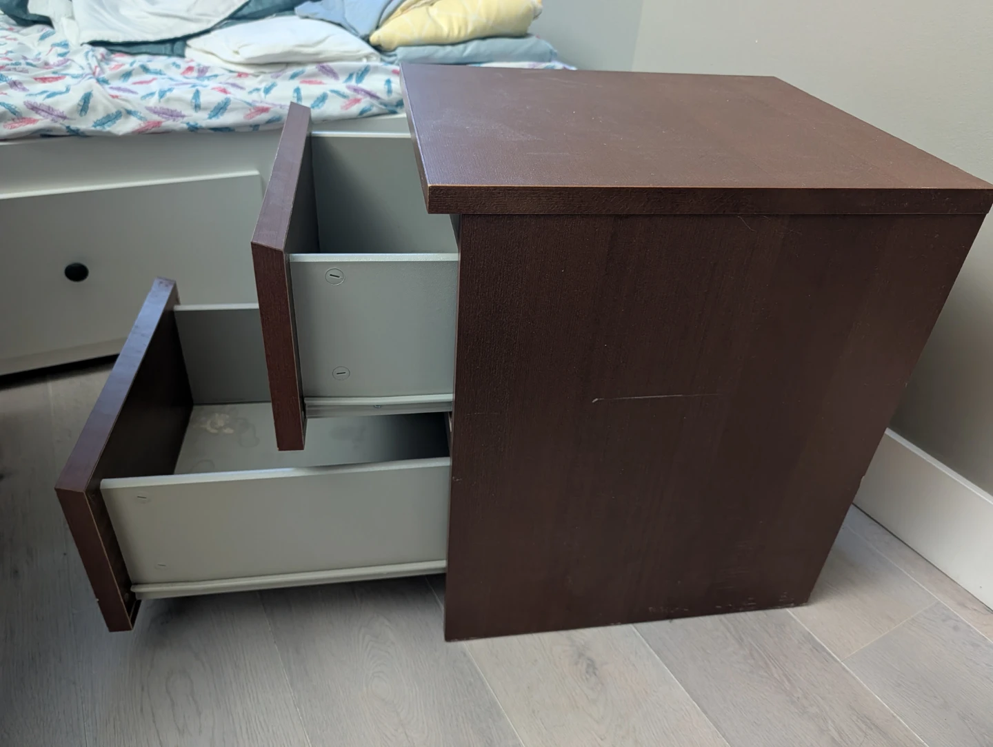 Ikea malm night stands - photo 2
