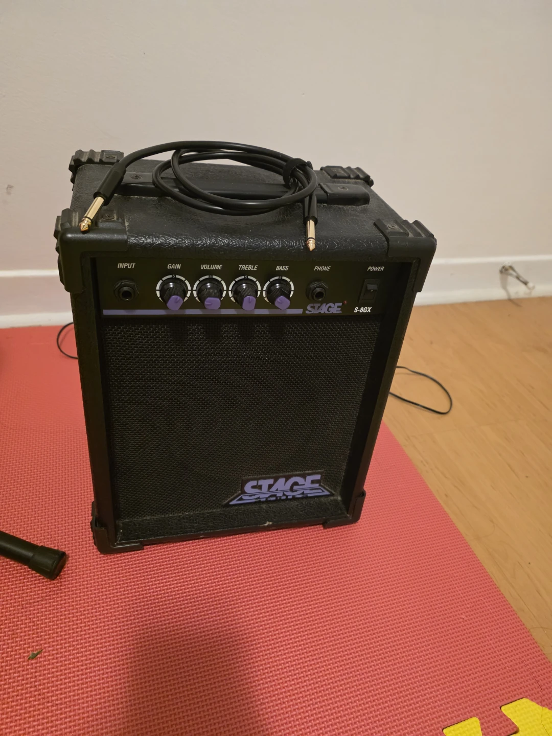 Electric guitar amp and cable - photo 4