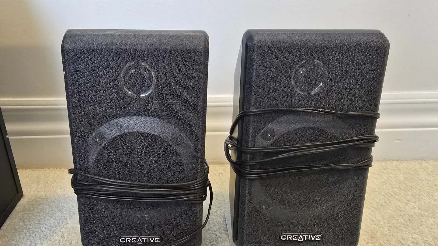 HP 20' Monitor and Creative Computer speakers with subwoofer - photo 5