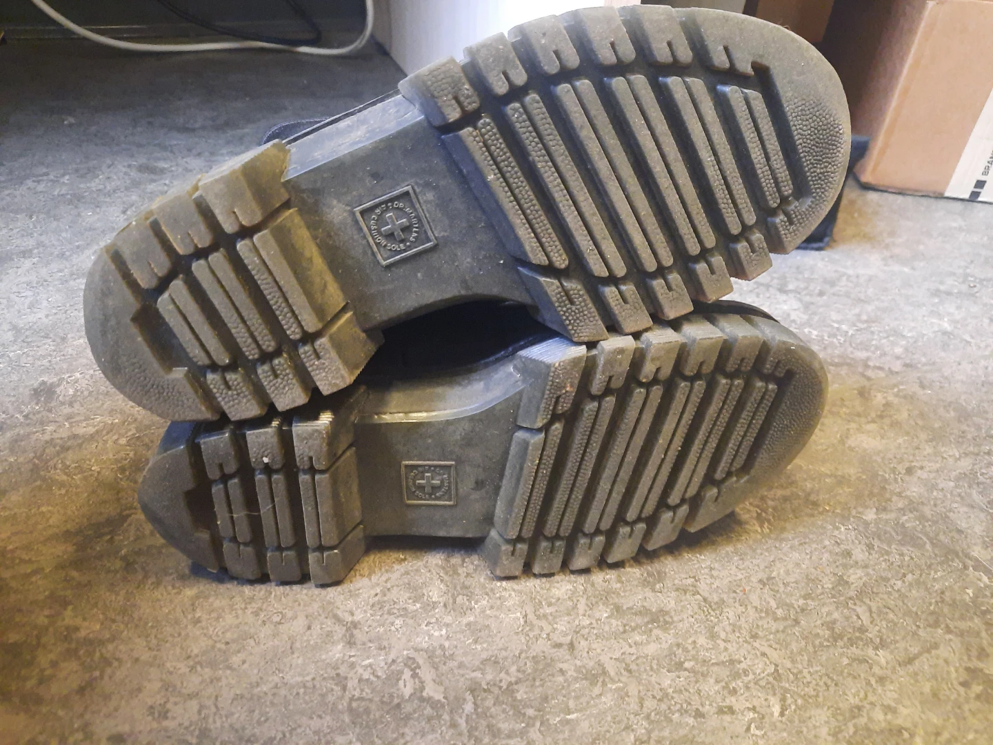 Dr. Martens Chelsea Boots size 8 - photo 3
