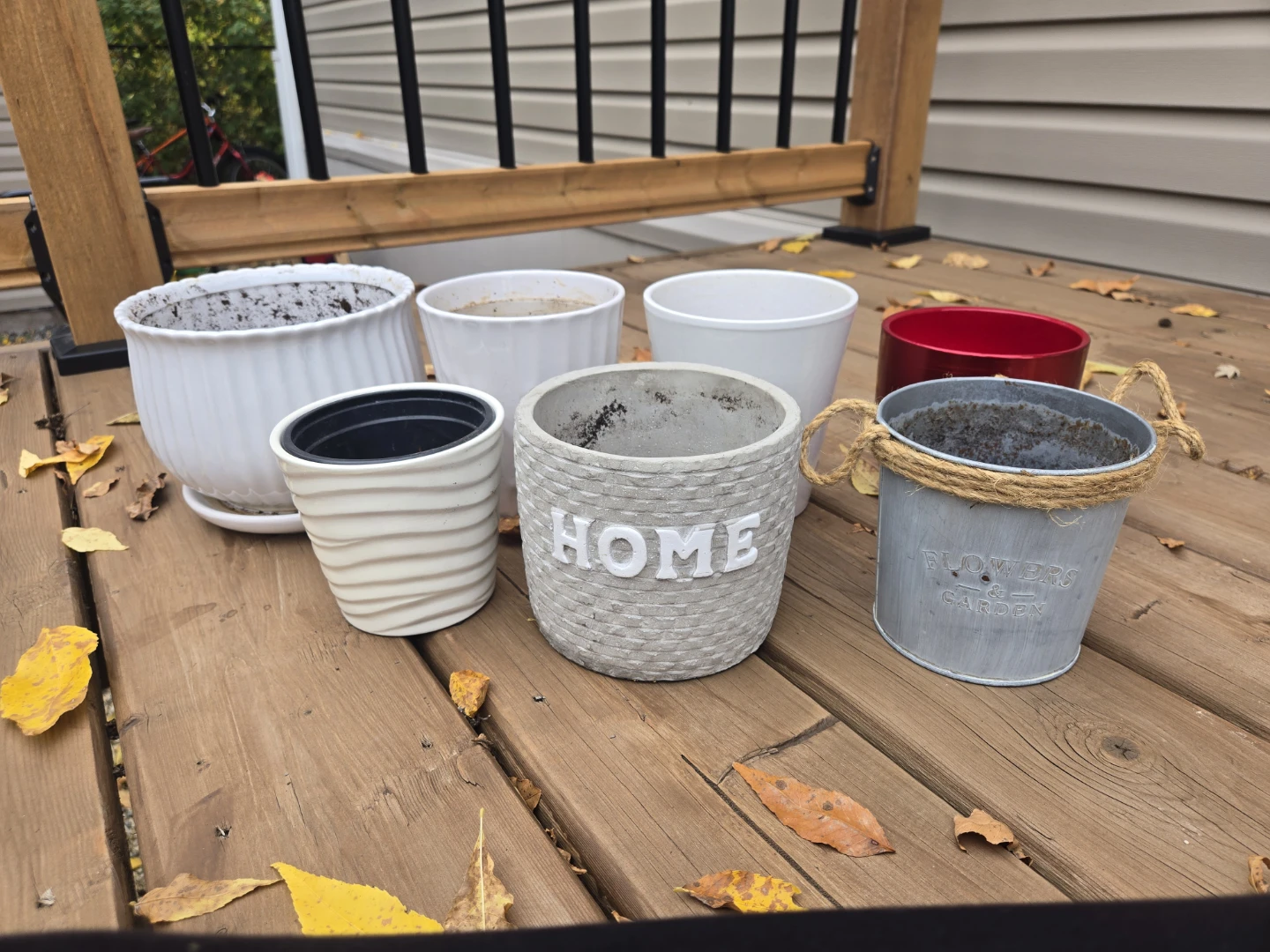 Variety of pots - photo 5