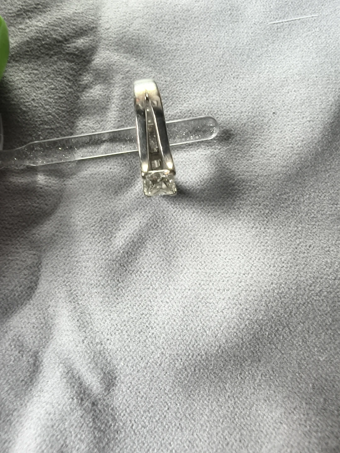 19K White Gold Princess Cut Lab Diamond Ring - photo 2