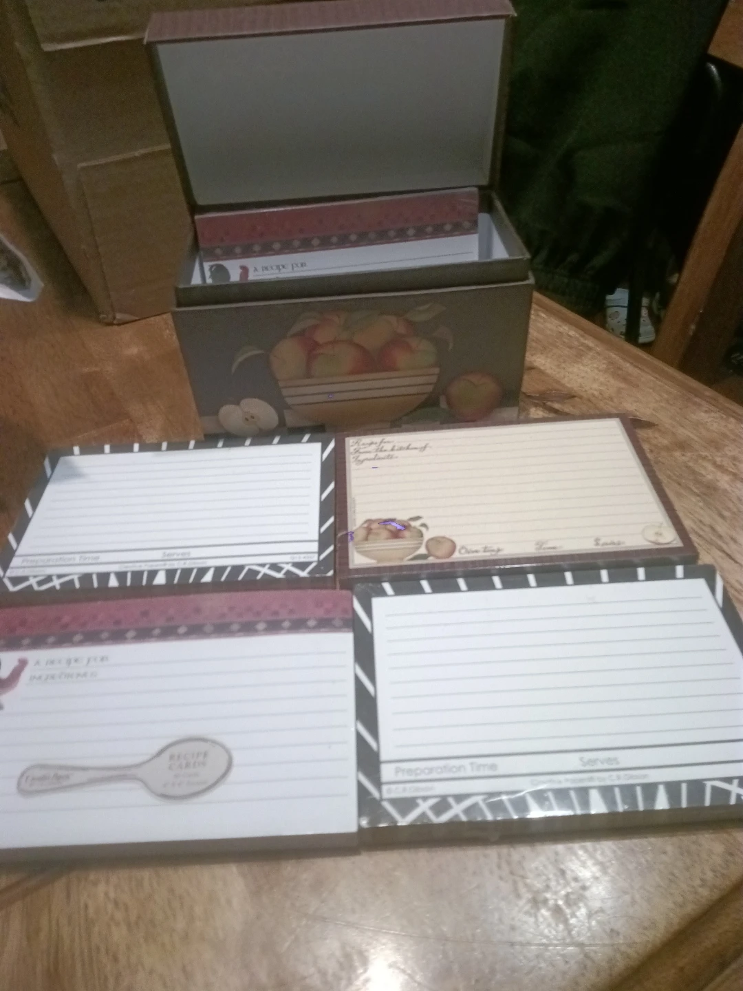 C.R. Gibson Recipe Box with Cards (Keswick)